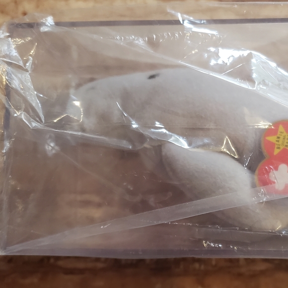 AUTHENTIC and MINT Manny Beanie Baby. Comes with Certificate of Authenticty and - Picture 1 of 11